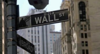 Borsa, allarme rosso: Milano apre -2,5% e tanti titoli NASDAQ -50%
