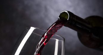 Anche il vino risente dei rincari energetici, di quanto aumenterà il prezzo a fine anno