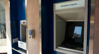 Bancomat: sale ancora il costo dei prelievi, cifre e tempi, mandano i tuoi dati al Fisco