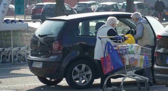 Cibo sempre più caro a causa della guerra: italiani delusi dai discount, dove risparmiare davvero