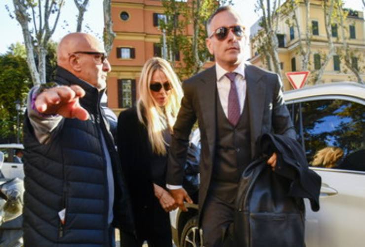 Francesco Totti e Ilary Blasi: l'incontro segreto post udienza-Ilovetrading.it