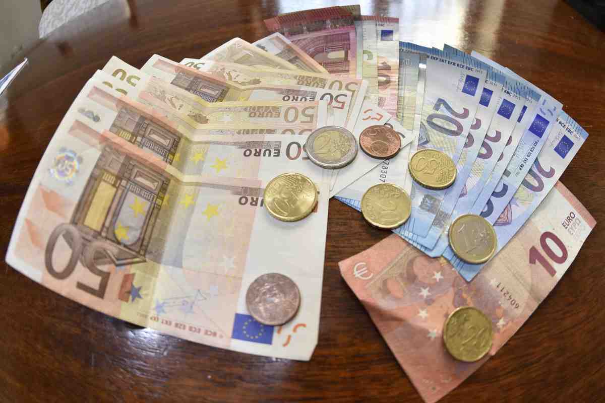 Banconote e monete euro