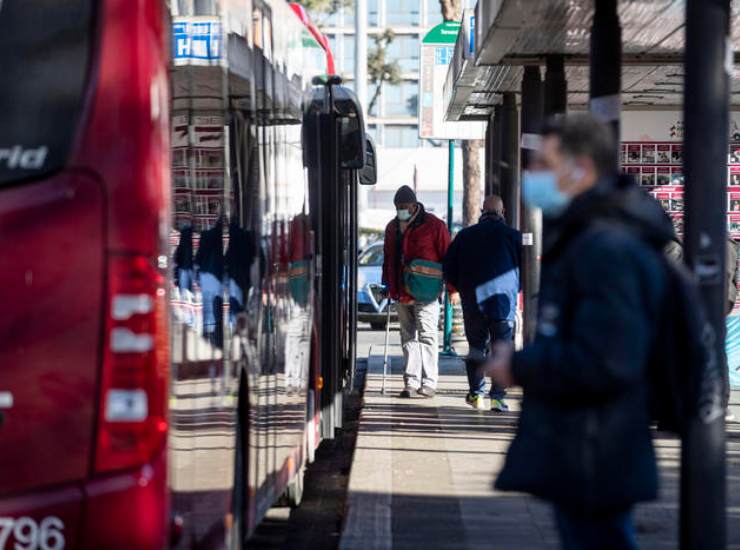 Bonus trasporti pubblici: proroga gennaio e importi più ricchi, addio auto e benzina