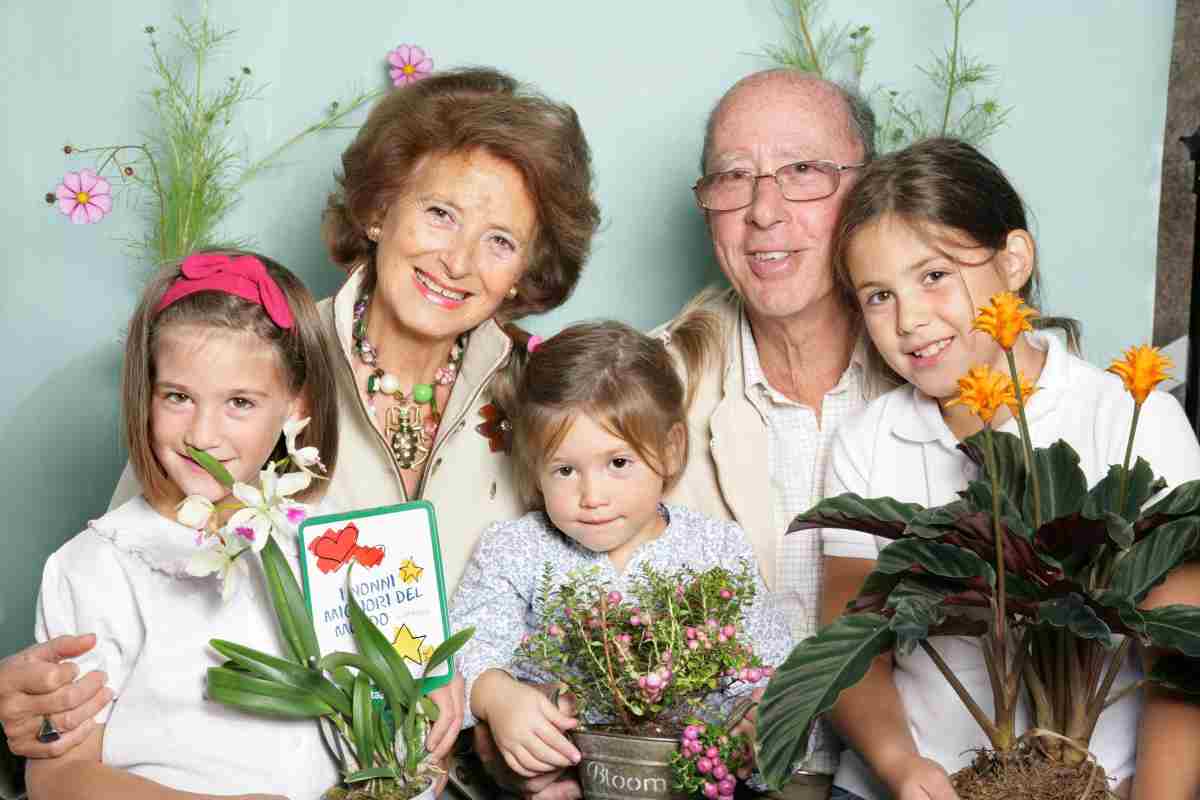 Coppia di nonni con nipoti