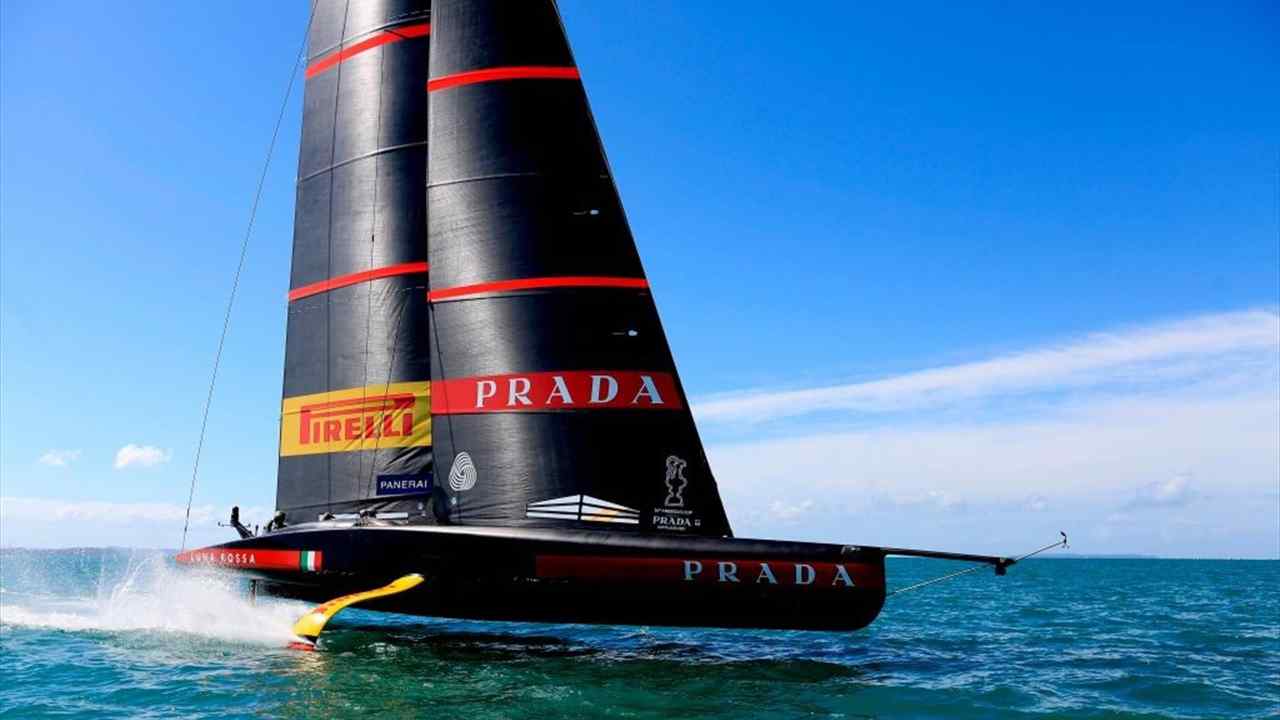 Luna Rossa: cambia di nuovo