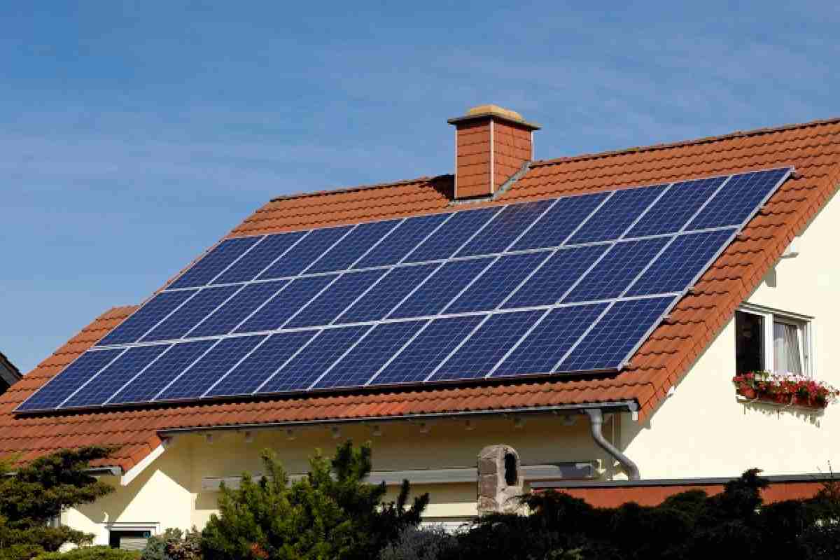 casa con pannelli solari