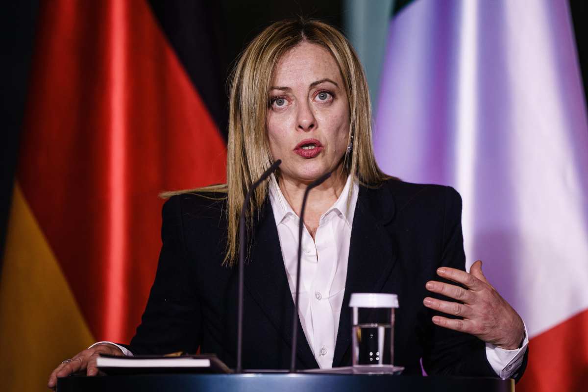 Giorgia Meloni: per salvare l'Italia punta dritto all'Arabia Saudita