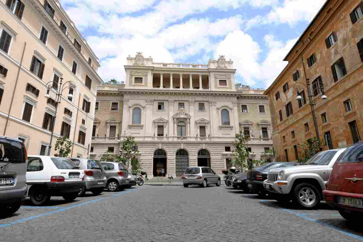 Parcheggi condominiali: come si assegnano e chi ha priorità, non farti fregare