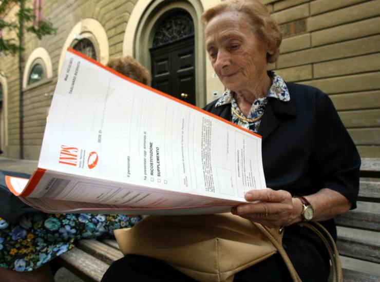 Pensioni INPS marzo revocate o ridotte se non si invia subito questo documento