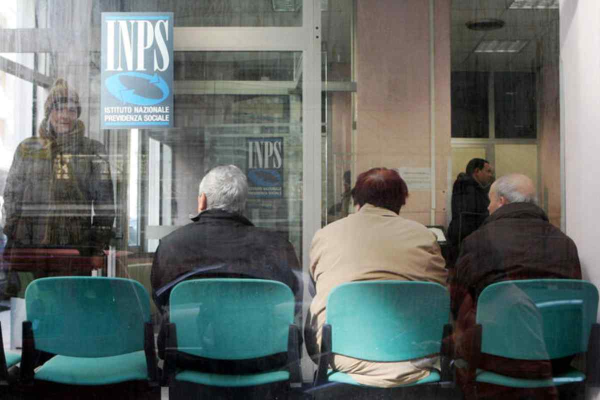 Pensioni INPS marzo revocate o ridotte se non si invia subito questo documento