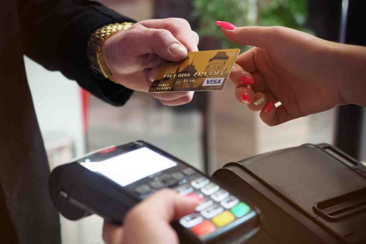 Pagamenti con Bancomat e carta di credito: cambia tutto