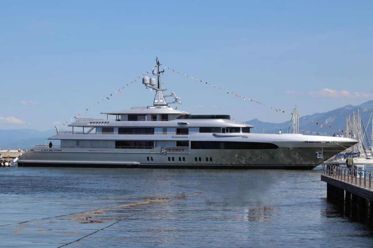 Regina d'Italia yacht re della moda