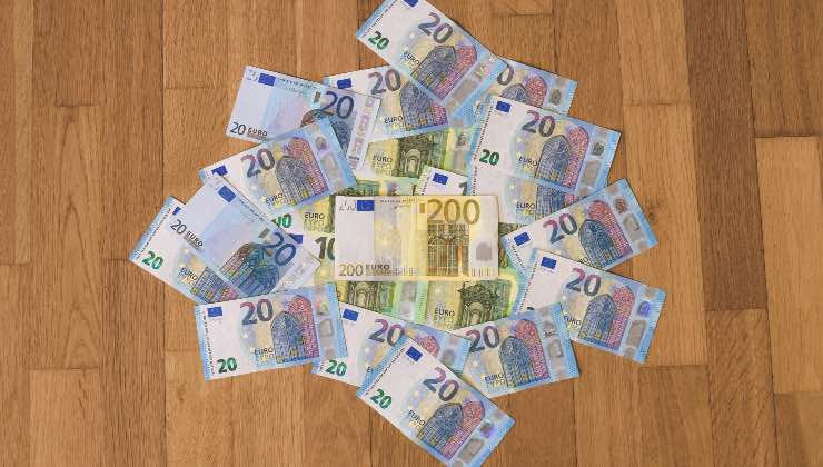 20 euros is gold, this is how banknotes should be