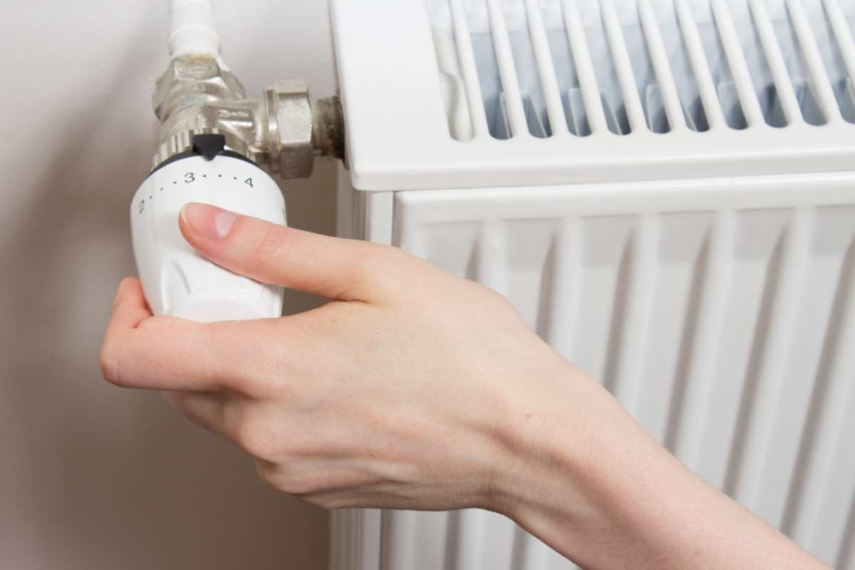Consumare meno con la regolarizzazione corretta della valvola termostatica