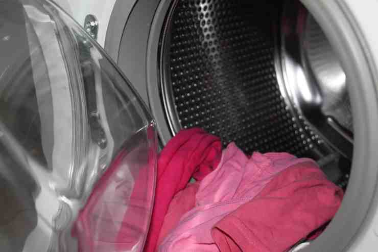 Piumini e giubbotti: ecco come lavarli in casa