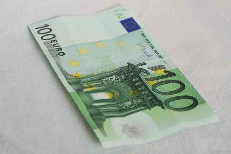 Circa 100 euro di aumento per sei mesi
