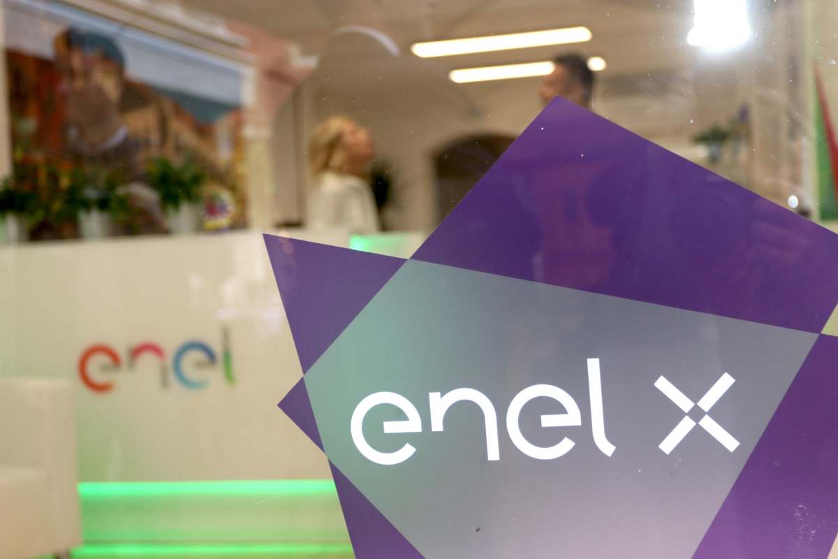 Enel assume diplomati senza esperienza