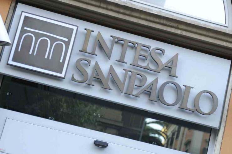 Intesa San Paolo chiusura bancomat