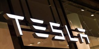 Tesla, valore in aumento grazie a Twitter