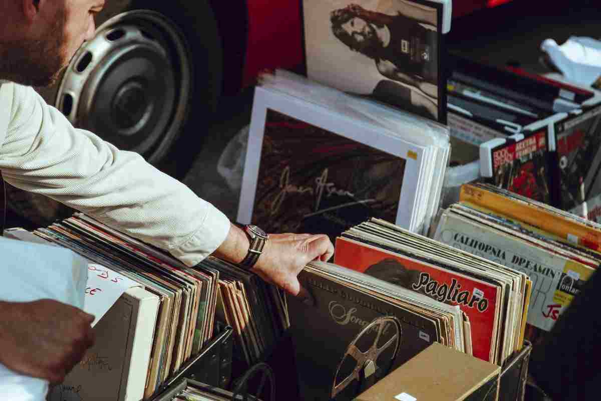 If you have these vinyl records by Italian singers, you are rich: they are the rarest and most expensive