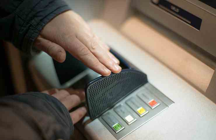 Limiti mensili al bancomat che fanno scattare i controlli