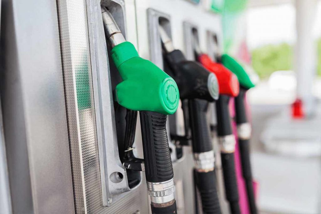 Come risparmiare e consumare meno benzina