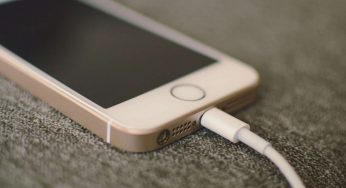 Occhio a quello che fai con lo smartphone: rischi di far finire subito la batteria