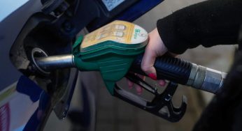Le auto che consumano meno nel 2023: la classifica sorprende tutti