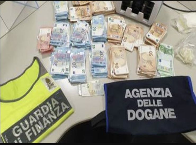 Vacanze: arriva la Guardia di Finanza se fai questo errore sui contanti | Allarme limiti da non superare