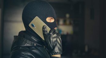 Prefissi strani e la trappola del “sì”, come funzionano le truffe telefoniche e perché in molti ci cascano