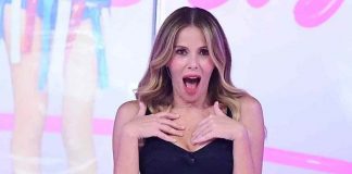 Alessia Marcuzzi gonna cortissima