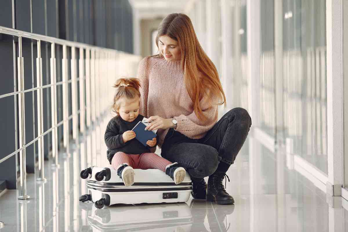 Viaggiare in aereo con il figlio neonato