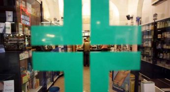 Bisogna consegnare gli scontrini della farmacia al CAF per il 730? Risposta arriva dall’Agenzia delle Entrate