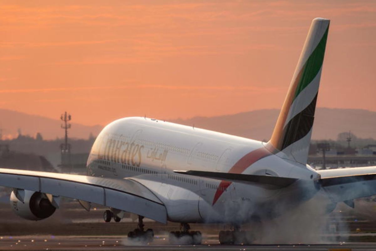 Emirates assume anche in Italia