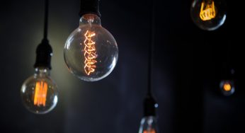 Bolletta luce, altri aumenti nei prossimi tre mesi: quali voci ti costeranno di più