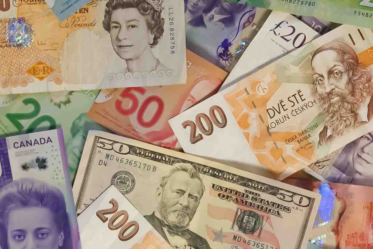 I consigli per non perdere soldi all'estero col cambio valuta