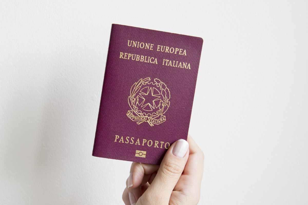 passaporto scaduto chiedere documento sostitutivo provvisorio