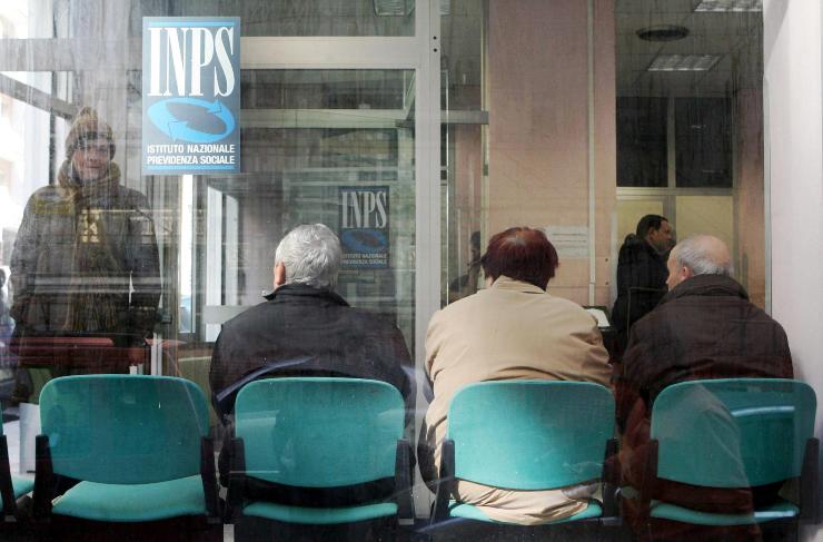 Pensioni e stipendi: arriva il doppio aumento in Manovra e le cifre sono forti