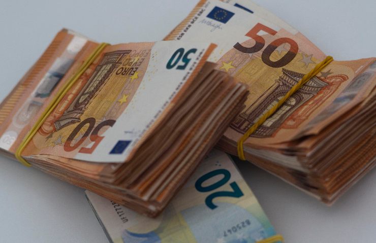 stipendio euro ideale per essere felici