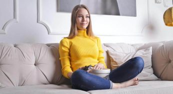 5 aziende che ti pagano per guardare film: incredibile ma vero