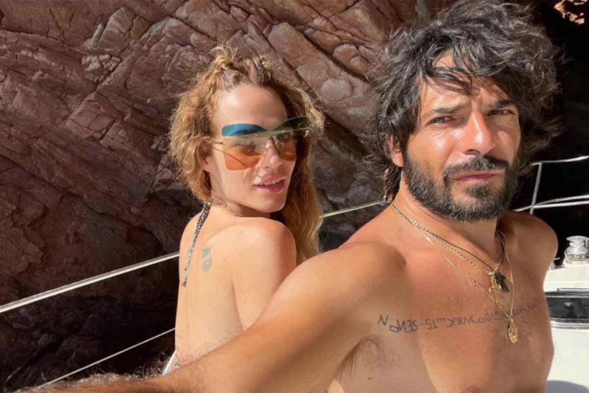 Laura Chiatti e Marco Bocci al mare