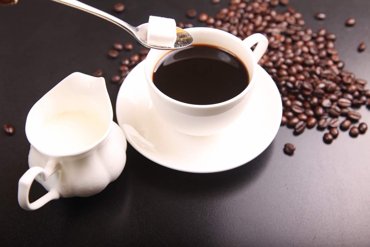 La percentuale di caffeina si riduce allo 0,1% nel caffè decaffeinato