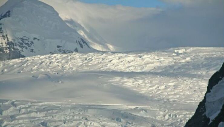 Montagna con neve