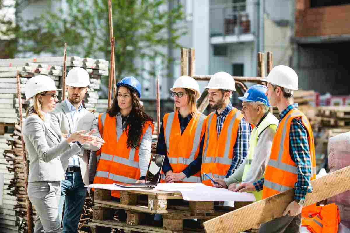 Team di lavoratori italiani