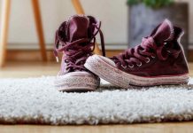 è una buona abitudine togliere le scarpe prima di entrare in casa