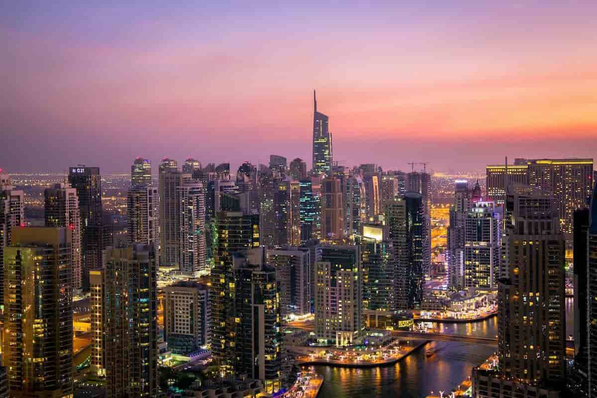 le città del medio oriente sembrano una promessa di ricchezza