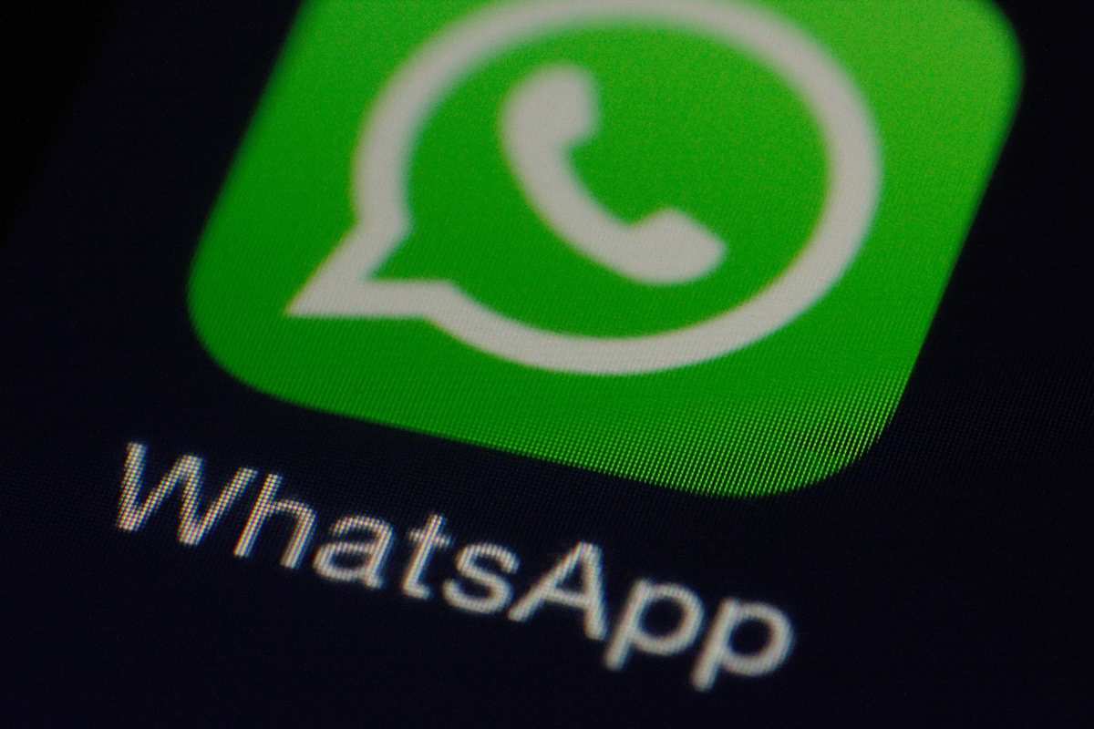 WhatsApp, la drastica decisione