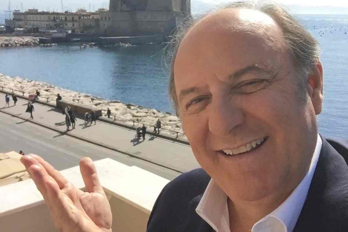 Gerry Scotti mostra orgoglioso la nipotina