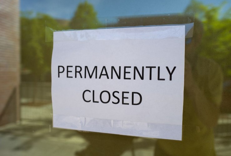Cartello di chiusura permanente attività