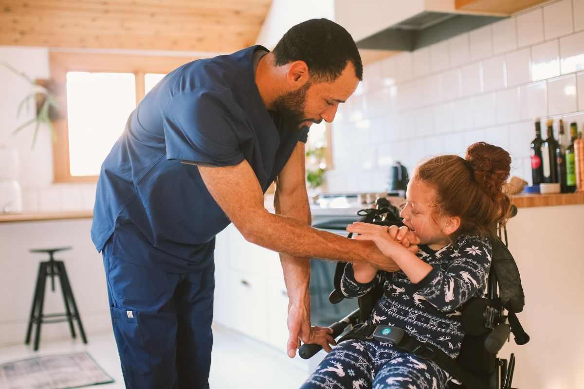disabile con assistente